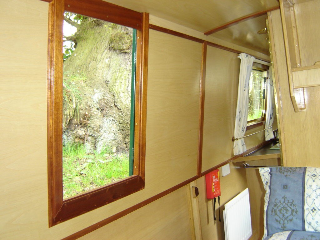 Shared Narrow Boat Heron Picture 6