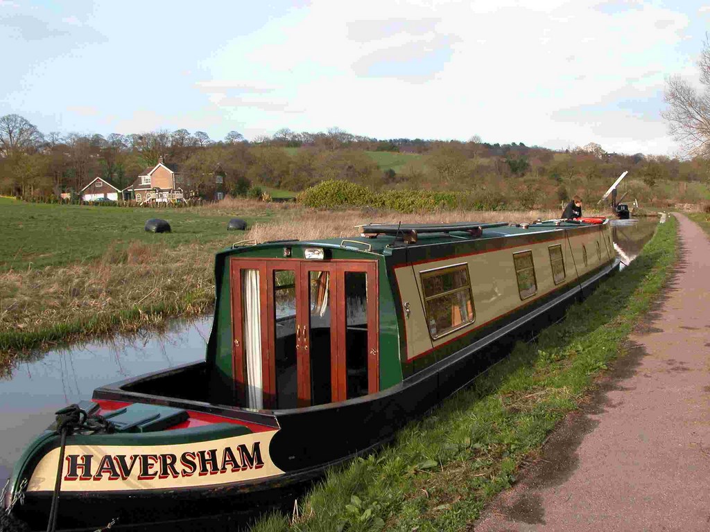 Shared Narrow Boat Haversham Picture 2
