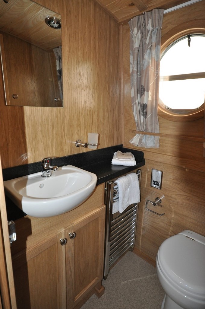 Shared Narrow Boat Hera Picture 10