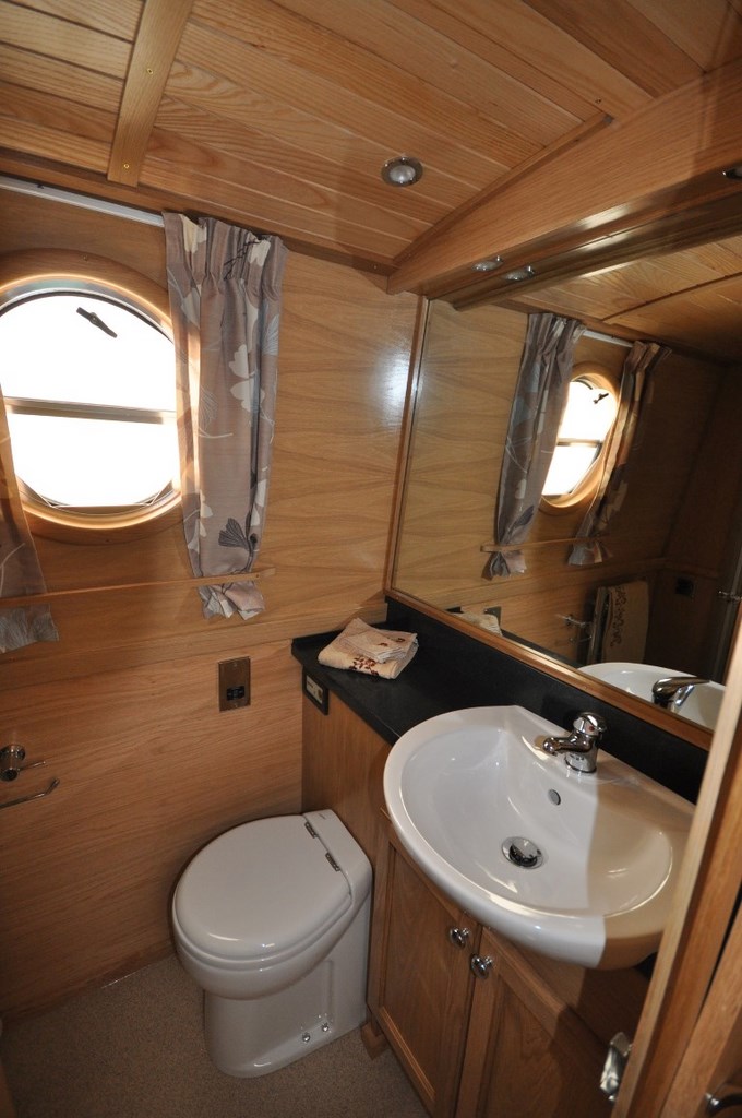Shared Narrow Boat Hera Picture 11