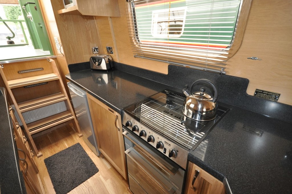 Shared Narrow Boat Hera Picture 4