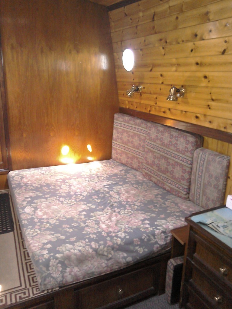 Shared Narrow Boat Tess Picture 5