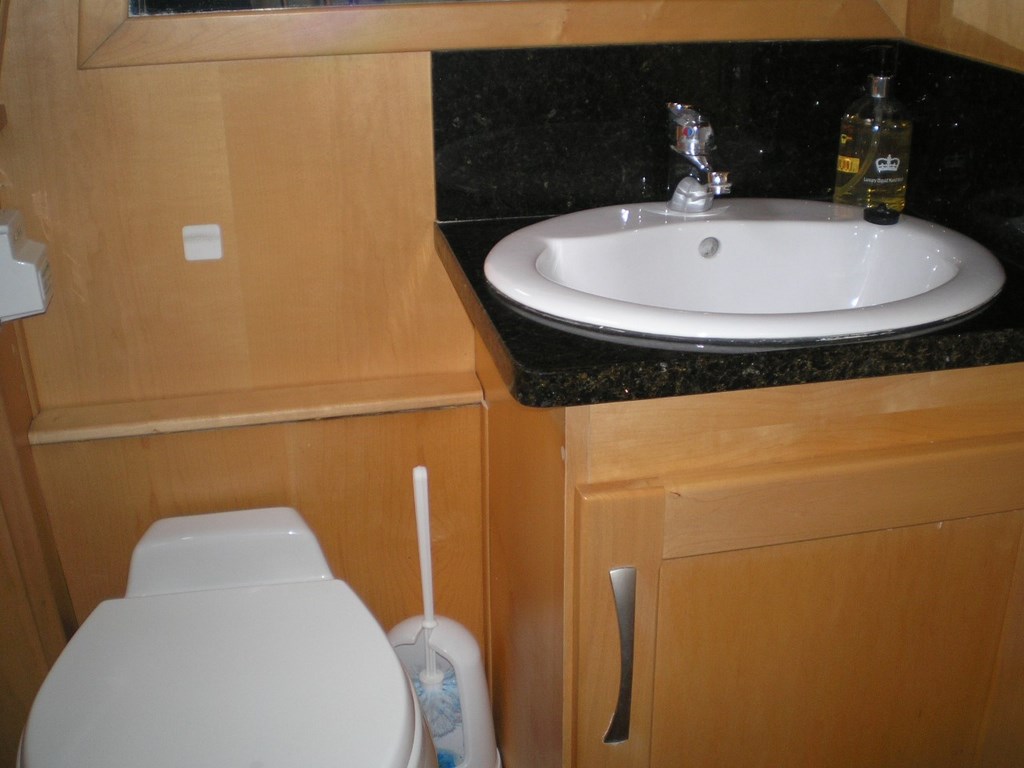 Shared Narrow Boat Torksey Picture 13