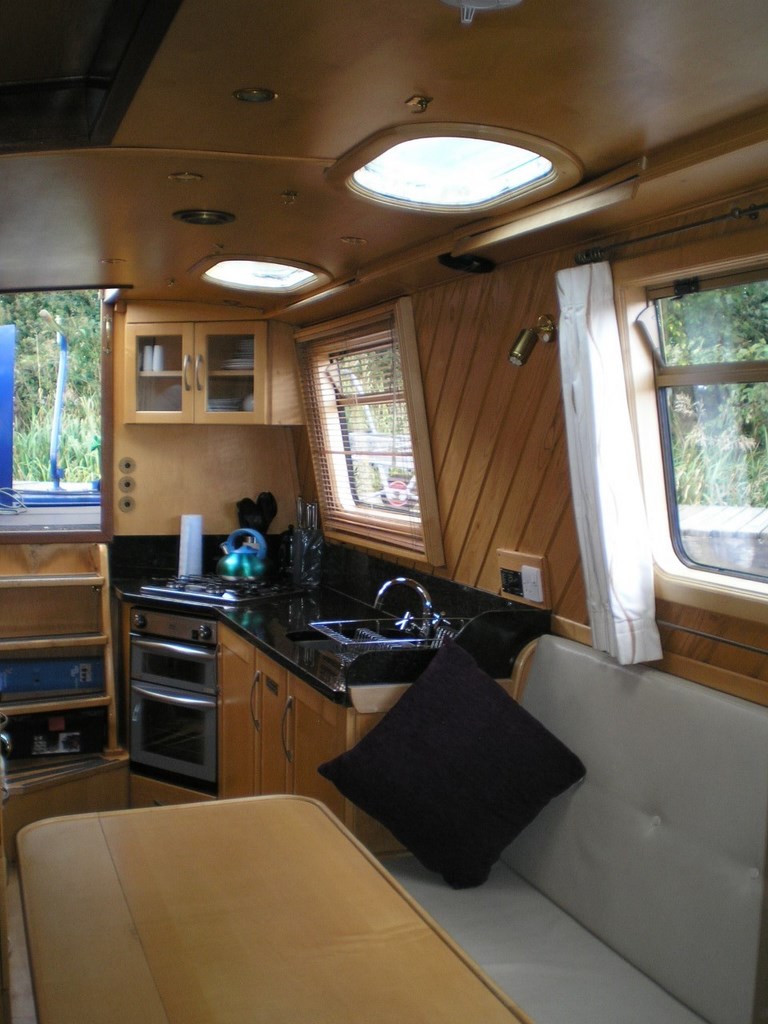 Shared Narrow Boat Torksey Picture 8