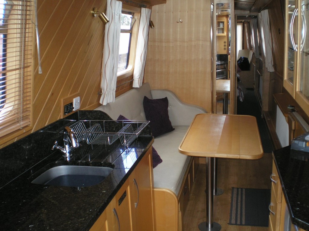 Shared Narrow Boat Torksey Picture 9