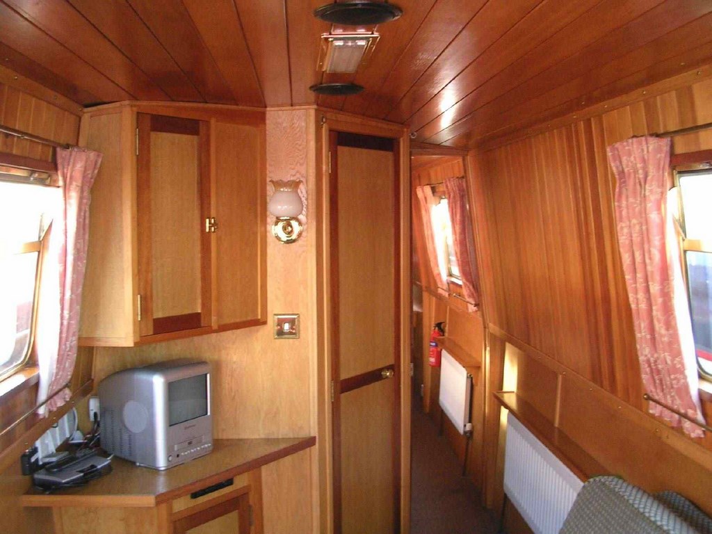 Shared Narrow Boat Sovereign Picture 3