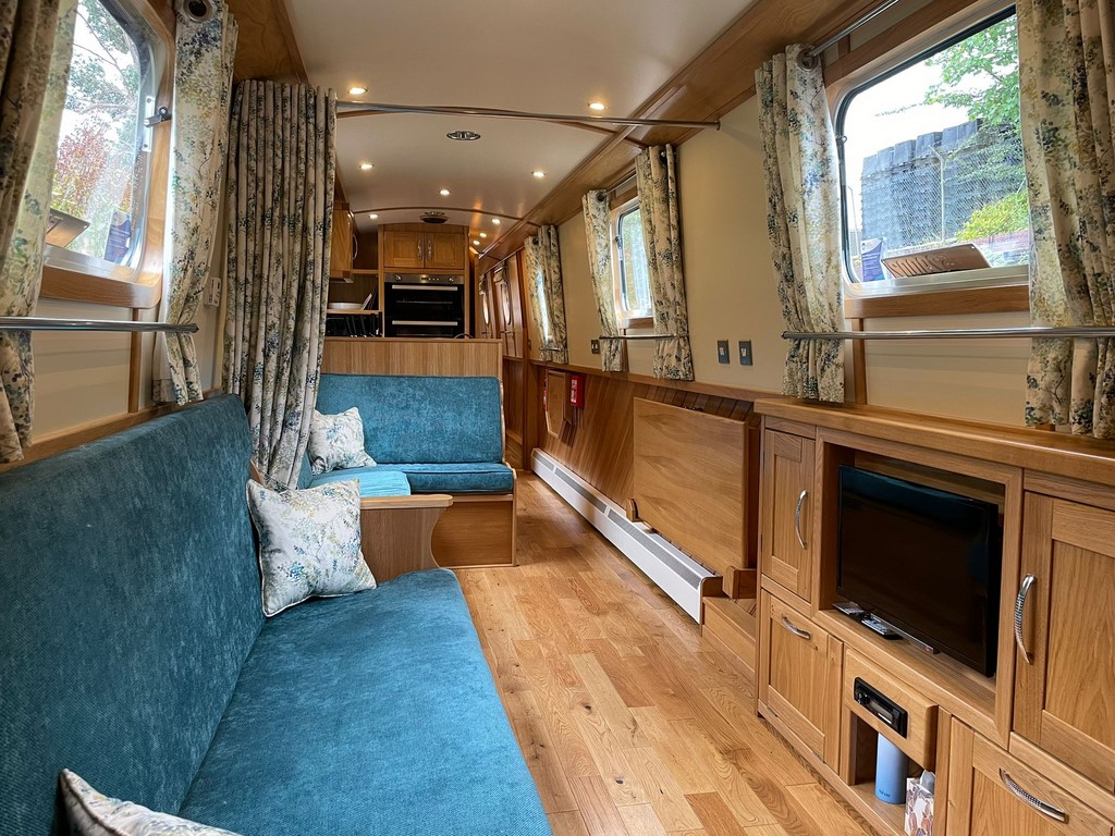 Shared Narrowboat Silhouette 3