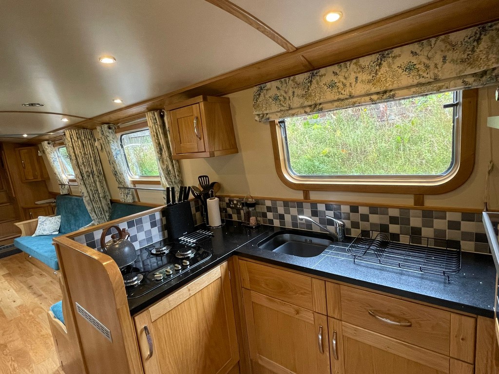 Shared Narrowboat Silhouette 4