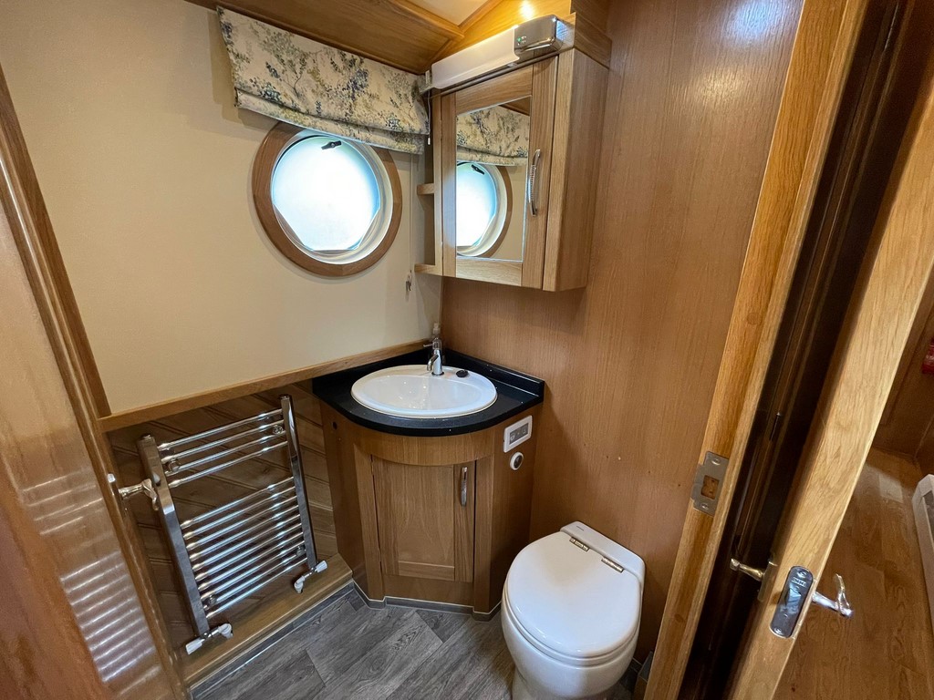 Shared Narrowboat Silhouette 6