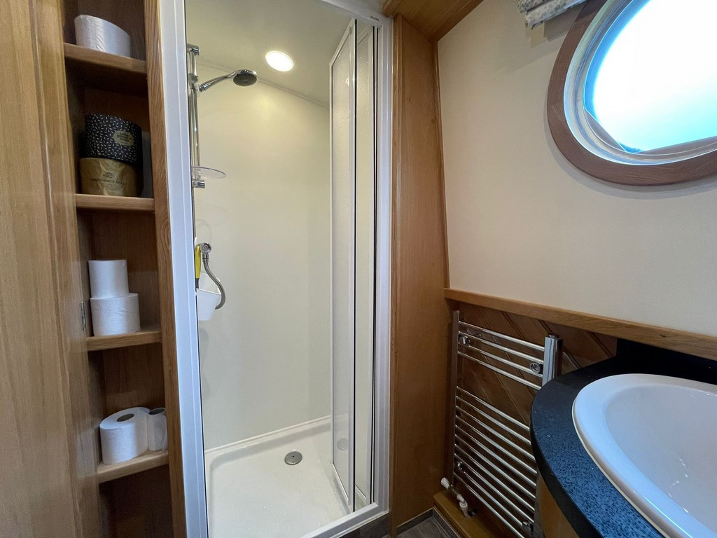 Shared Narrowboat Silhouette 7