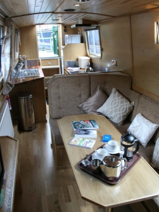 Shared Narrow Boat Aurora Picture 7