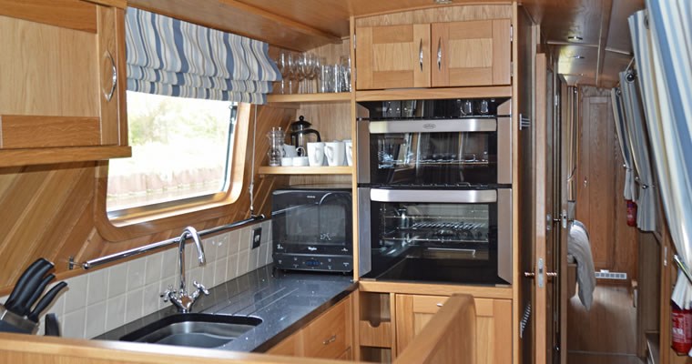 Shared Narrow Boat Lilaea Picture 5