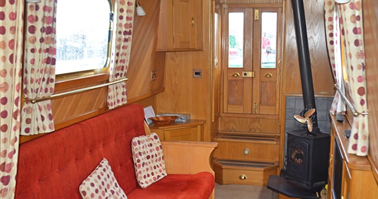 Shared Narrow Boat Winding Down Picture 7