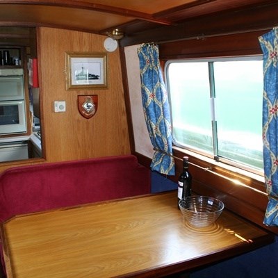 Shared Narrow Boat Black Swan 28 Picture 6