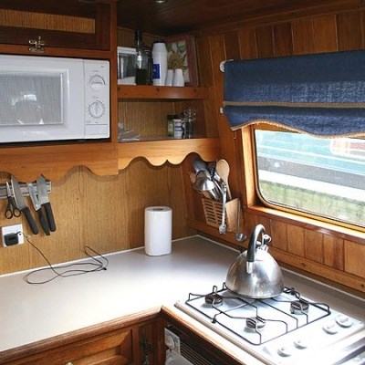 Shared Narrow Boat Shadow Picture 4